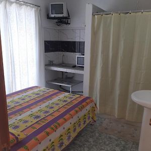 Studio Lit King-Size